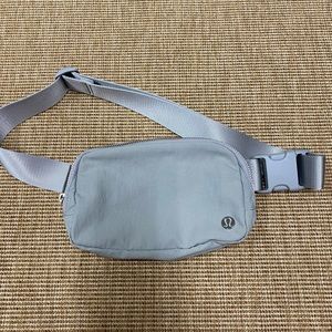 Lululemon fanny pack